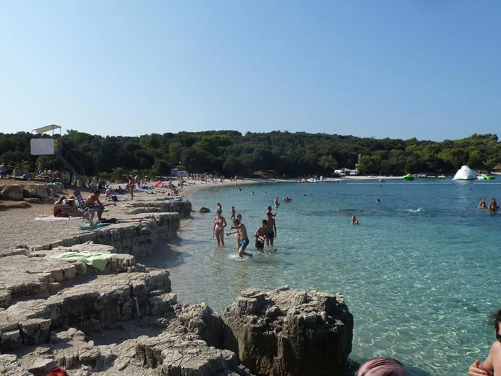 Happy Camp Mobile Homes In Brioni Sunny Camping 3*, Stinjan Croatia